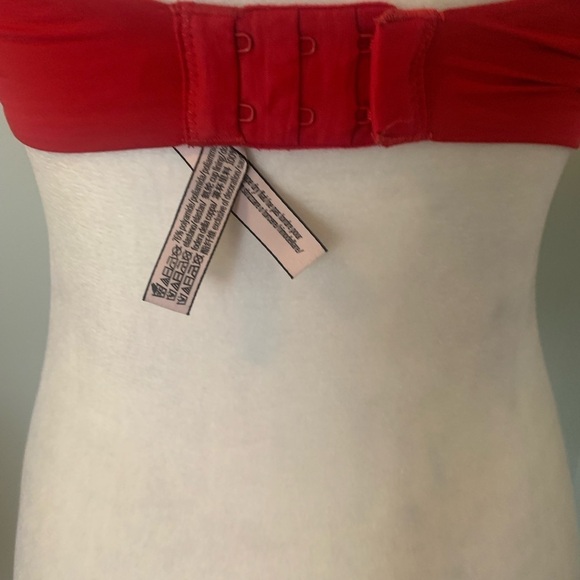 Victoria’s Secret red underwire bra, size 34D - Picture 4 of 9